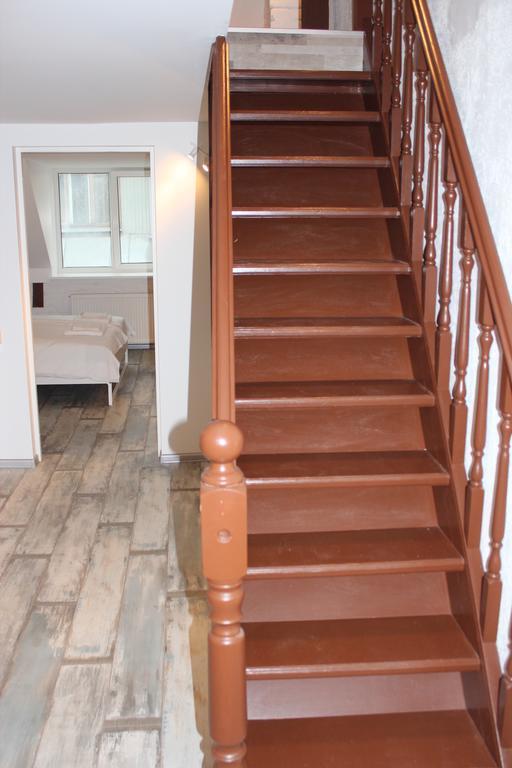 Three-Bedroom Apartment On Peldu 19 Riga Esterno foto